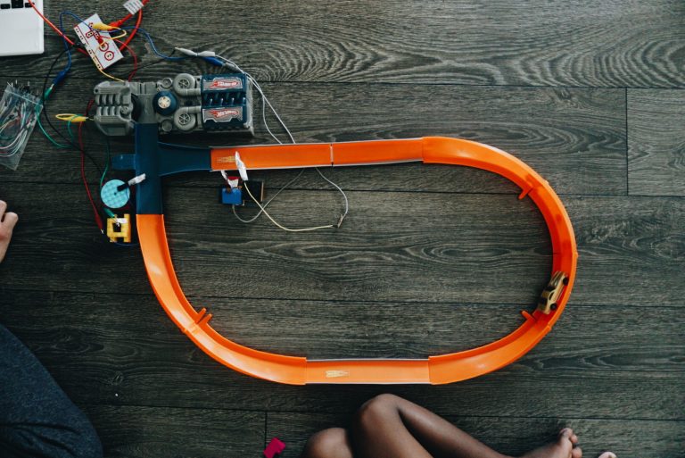 Makey Makey Kit – Using it to Time How Fast Hot Wheels Cars Can Go!